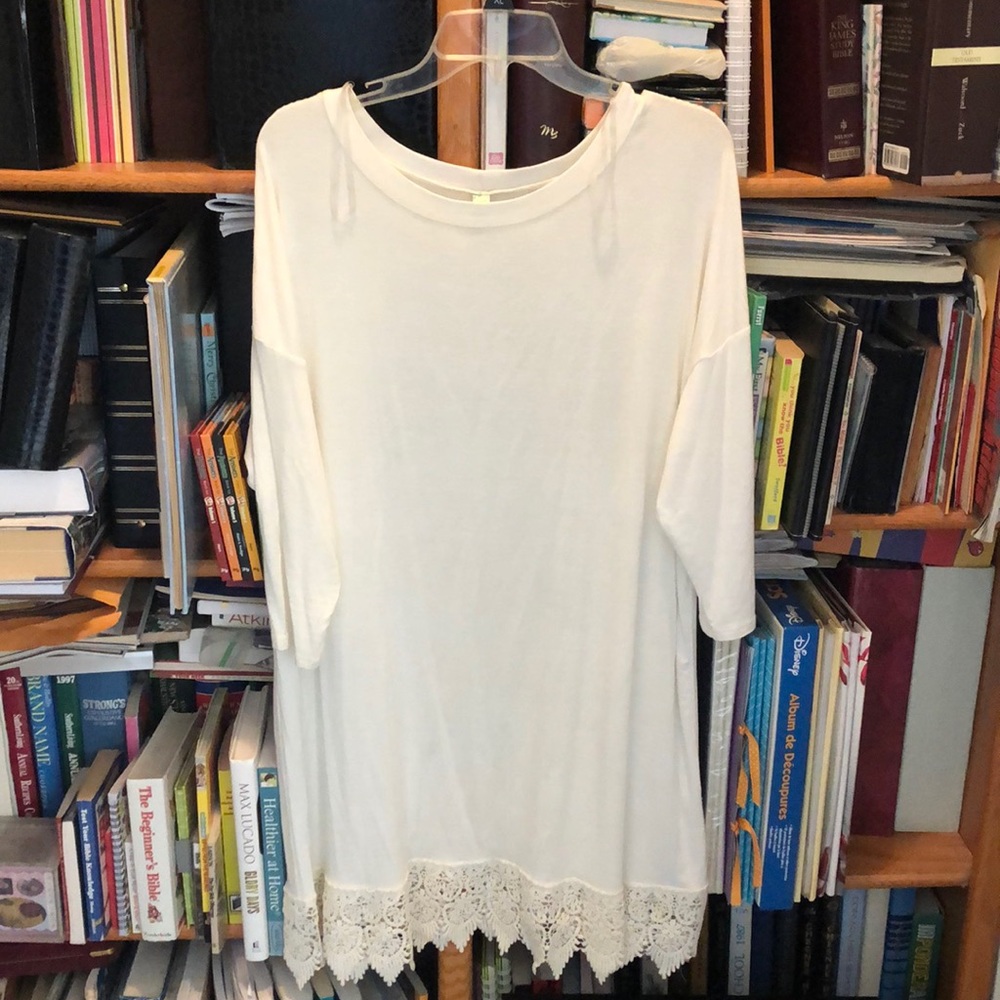 Beautiful boutique tunic, off white, 3/4 sleeve